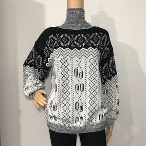 Stevemor black/white geometric/argyle pattern acrylic knit sweater size Medium